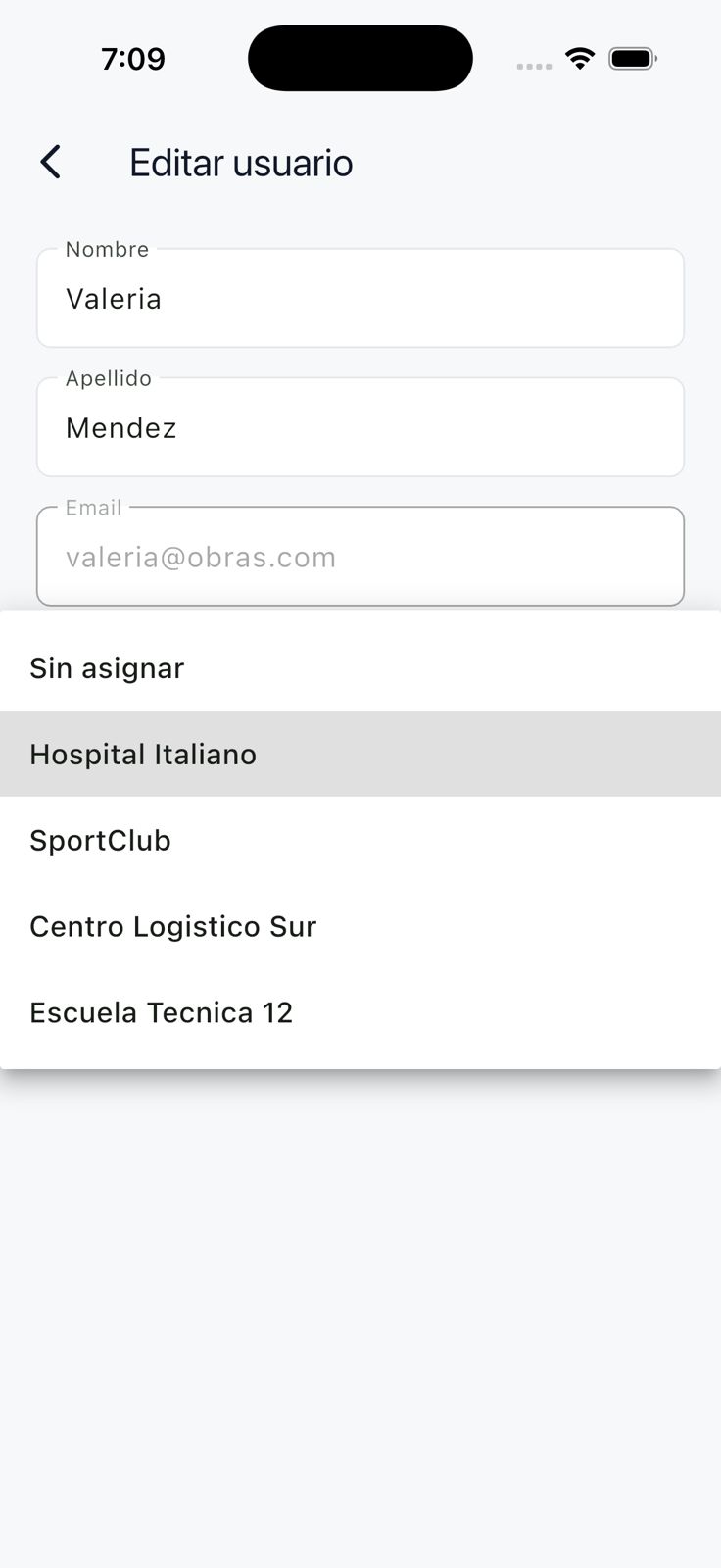 Selector de obras disponibles durante la edición de un usuario